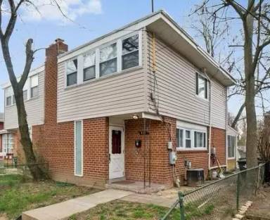 Main picture of 834 Eastern Ave NE