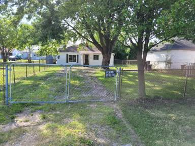 Main picture of 28825 Waverly St