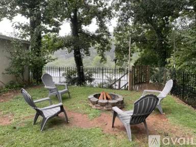 Main picture of 1350 Lake Emory Rd