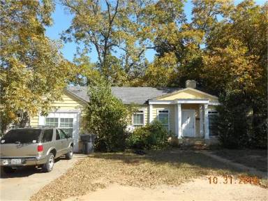 Main picture of 411 N Columbia St