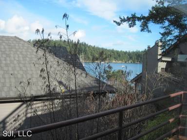 Main picture of 221 Warbass Way