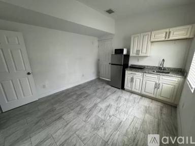 Main picture of 11107 N 51st St