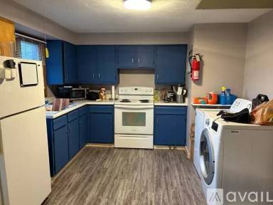 Main picture of 1800 Colony Ln