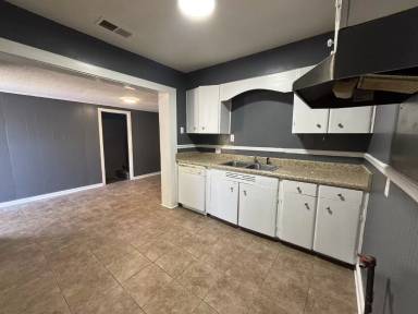 Main picture of 1295 Floyd Ave
