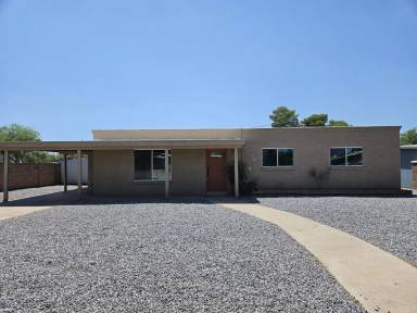 Main picture of 5710 S Irving Ave