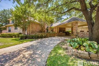 Main picture of 16838 Village Ln