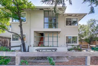Main picture of 689 Roble Ave