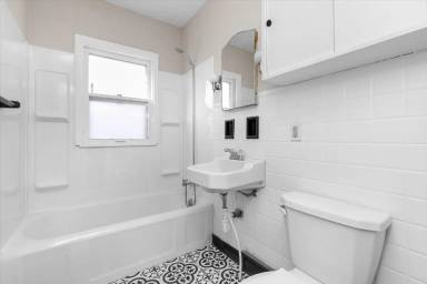 Main picture of 1734 45th St