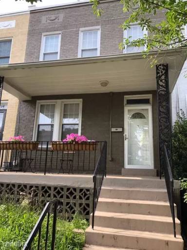 Main picture of 1826 A St SE