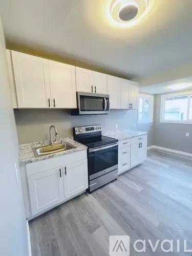 Main picture of 737 2nd St