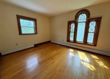 Main picture of 78 Elm St