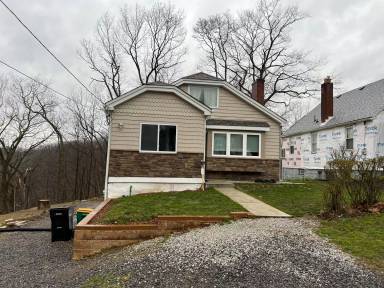 Main picture of 137 Hieber Ave