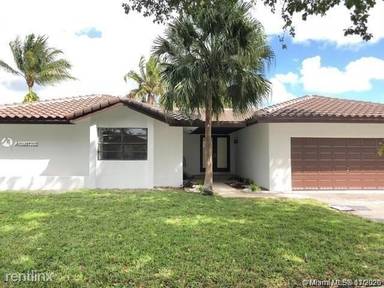 Main picture of 20029 NW 66th Pl