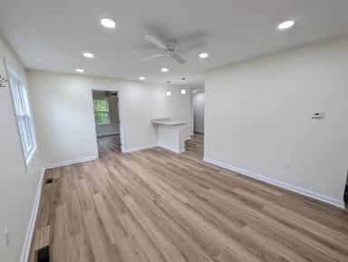 Main picture of 118 Nelson Dr