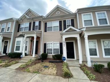 Main picture of 2715 Wyntercrest Ln