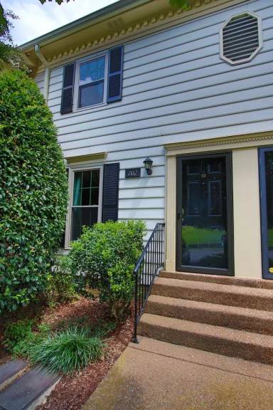 Main picture of 702 Fox Ridge Dr