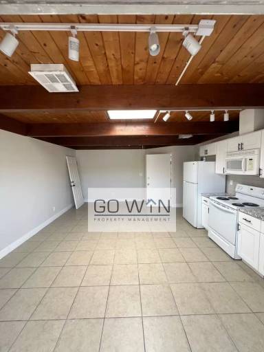 Main picture of 1502 E Highland Ave