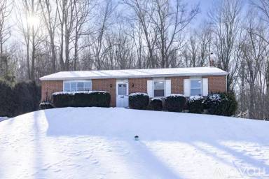 Main picture of 462 W Prospect Ave