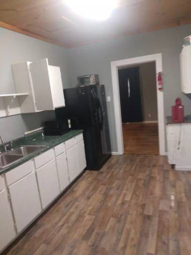 Main picture of 121 Baggett St