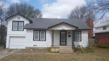 Main picture of 215 W Ercoupe Dr
