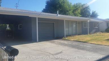 Main picture of 905 W 3rd St