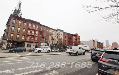 Main picture of 250 4th Ave
