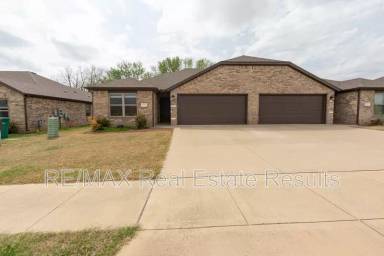 Main picture of 1523 Purple Finch St