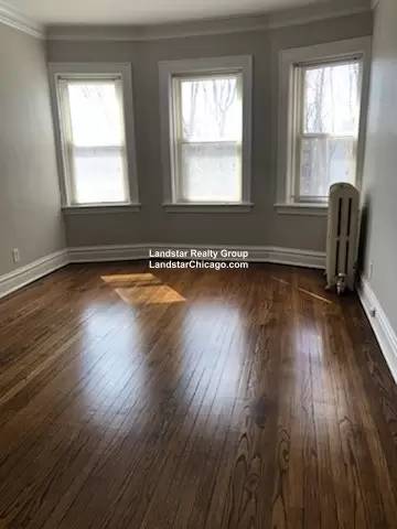 Main picture of 4516 N Wolcott Ave