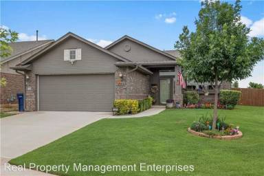 Main picture of 404 Scully Rd