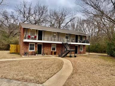 Main picture of 313 White Dr