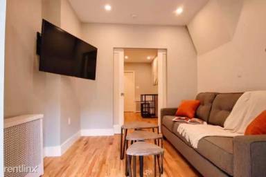 Main picture of 102 Saint Marks Pl