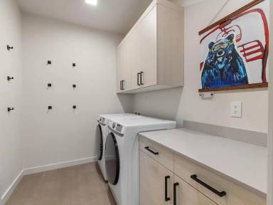Main picture of 2082 Dennison Ln