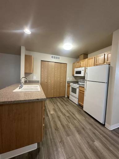 Main picture of Sagecrest Apartments