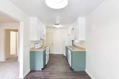 Main picture of 713 Pointe Ct