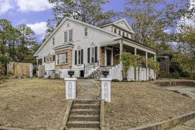 Main picture of 5131 Hillside Dr