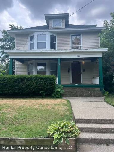 Main picture of 912 Virginia St SE