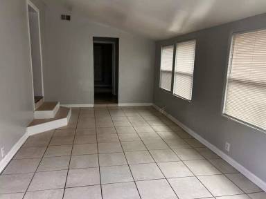 Main picture of 8211 N 17th St