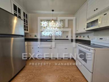 Main picture of 990 Elizabeth Dr
