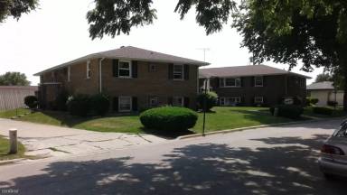 Main picture of 40 W Cook St