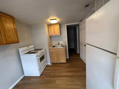 Main picture of 1429 W Dakota Ave