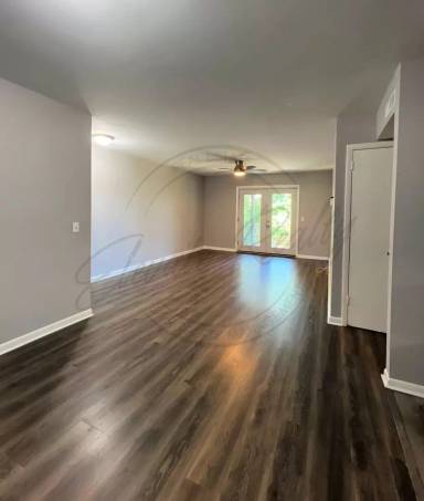 Main picture of Updated ground floor unit across from Madison Park