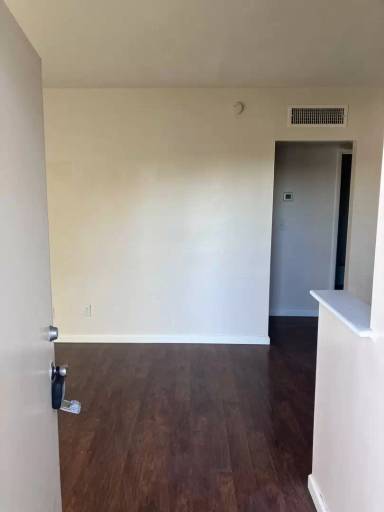 Main picture of 726 E 9th St