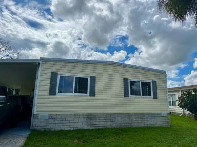 Main picture of 242 Country Ln