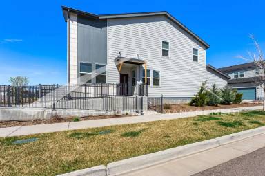Main picture of 16245 E Warner Dr