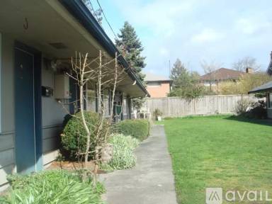 Main picture of 6542 Ravenna Ave NE