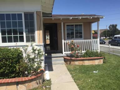 Main picture of 4003 Artesia Blvd