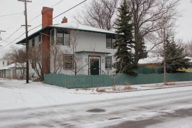 Main picture of 315 W Lewis St