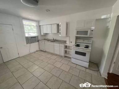 Main picture of 632 E 37th St