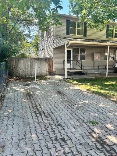 Main picture of 6223 W Everett St