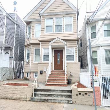 Main picture of 375 Union St